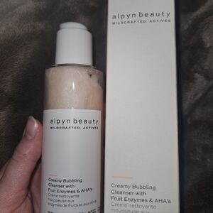 NWT Alpyn Beauty Creamy Bubbling Cleanser with Fruits Enzymes and AHA's